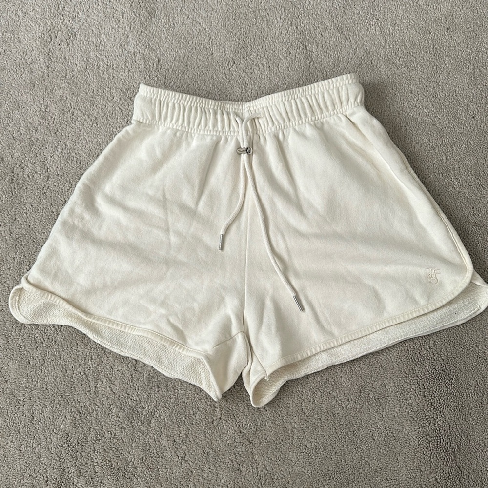 The Frankie Shop “Rania” gym short in cream
